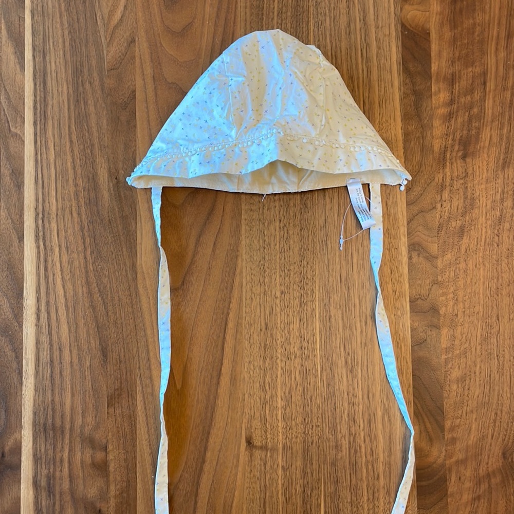 Baby Bonnet - Picture 2 of 4
